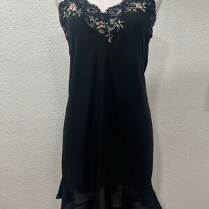 Elegant Black Lace Trim‎ Nightgown